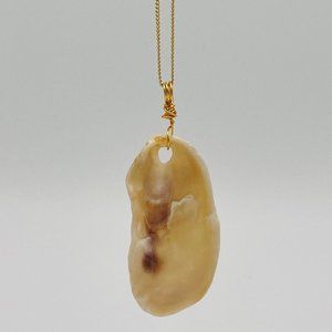 Shell Pendant on 24" Gold Chain Necklace; G24-15